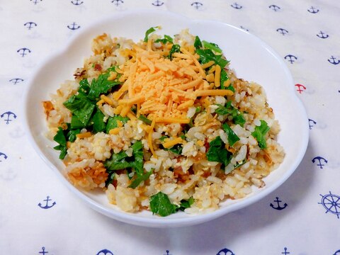 やみつき❤セロリの葉でチキラー炒飯